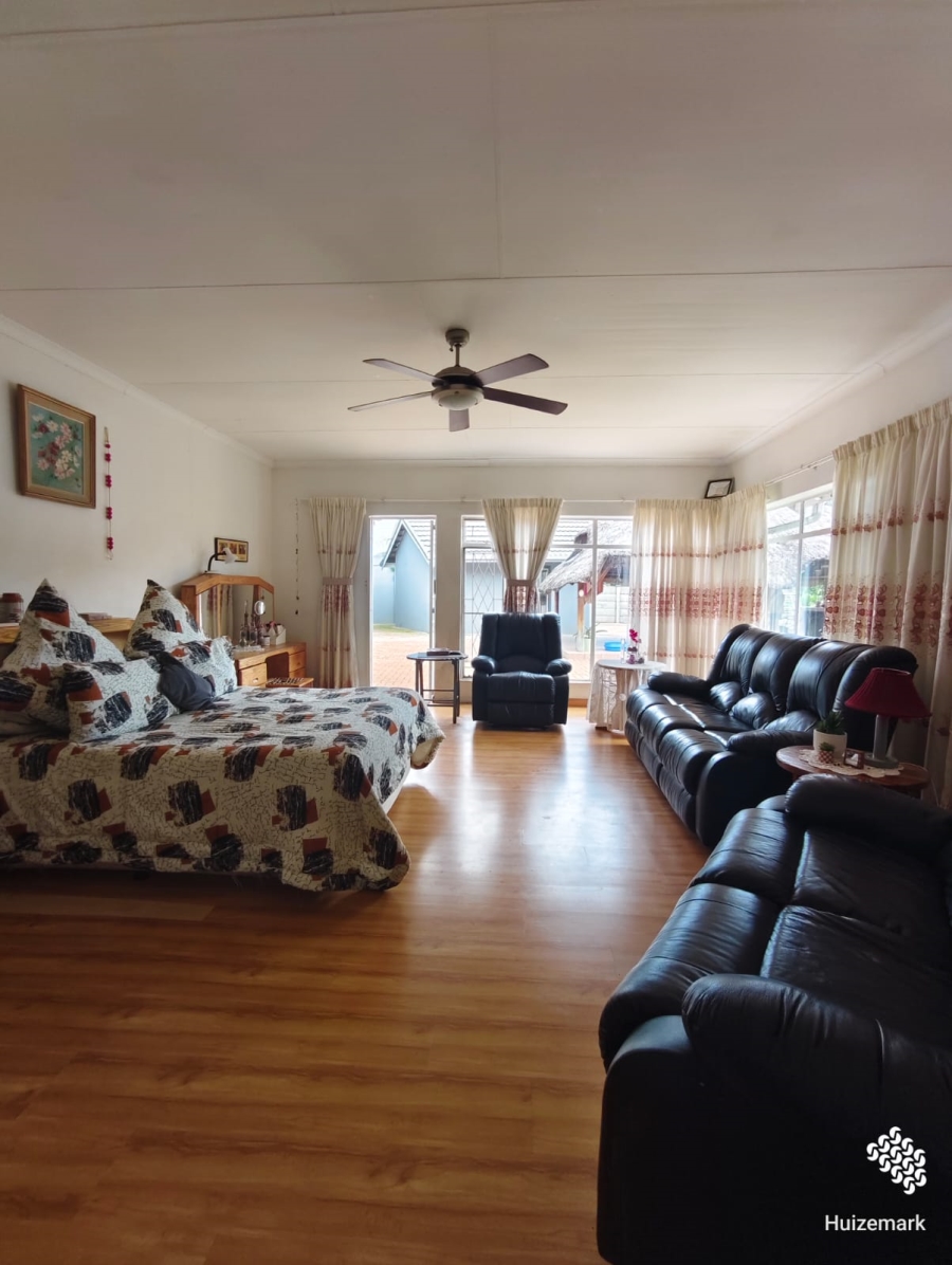 5 Bedroom Property for Sale in Sasolburg Ext 4 Free State